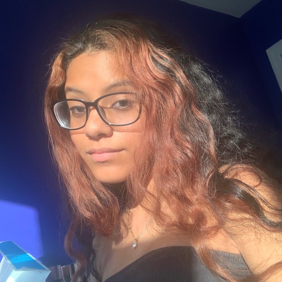 Meet your Posher, Kim - Picture 2 of 2